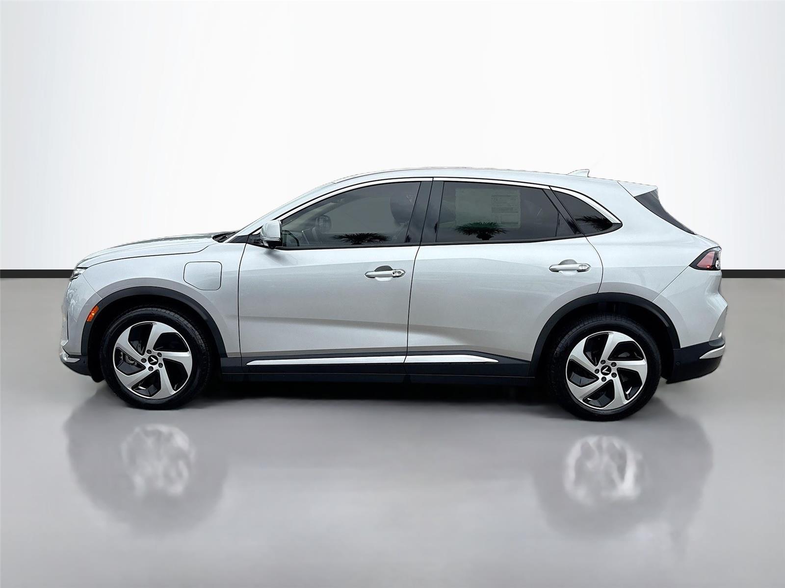 2025 VinFast VF 8 Eco