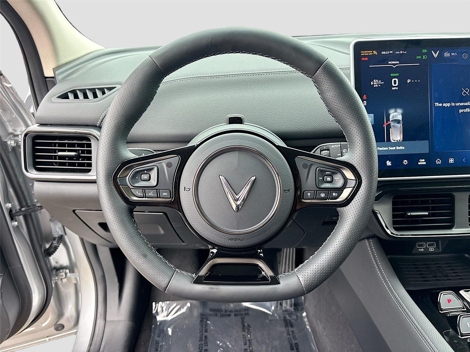 2025 VinFast VF 8 Eco