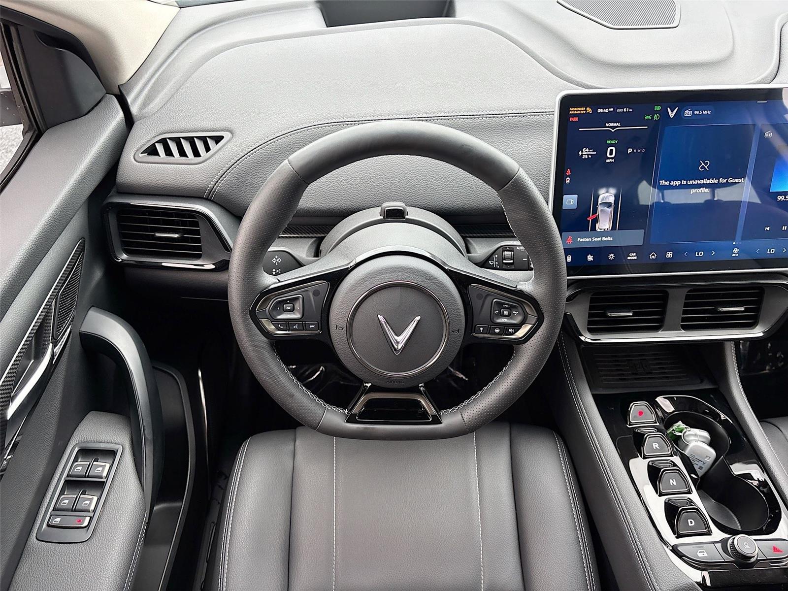 2025 VinFast VF 8 Eco