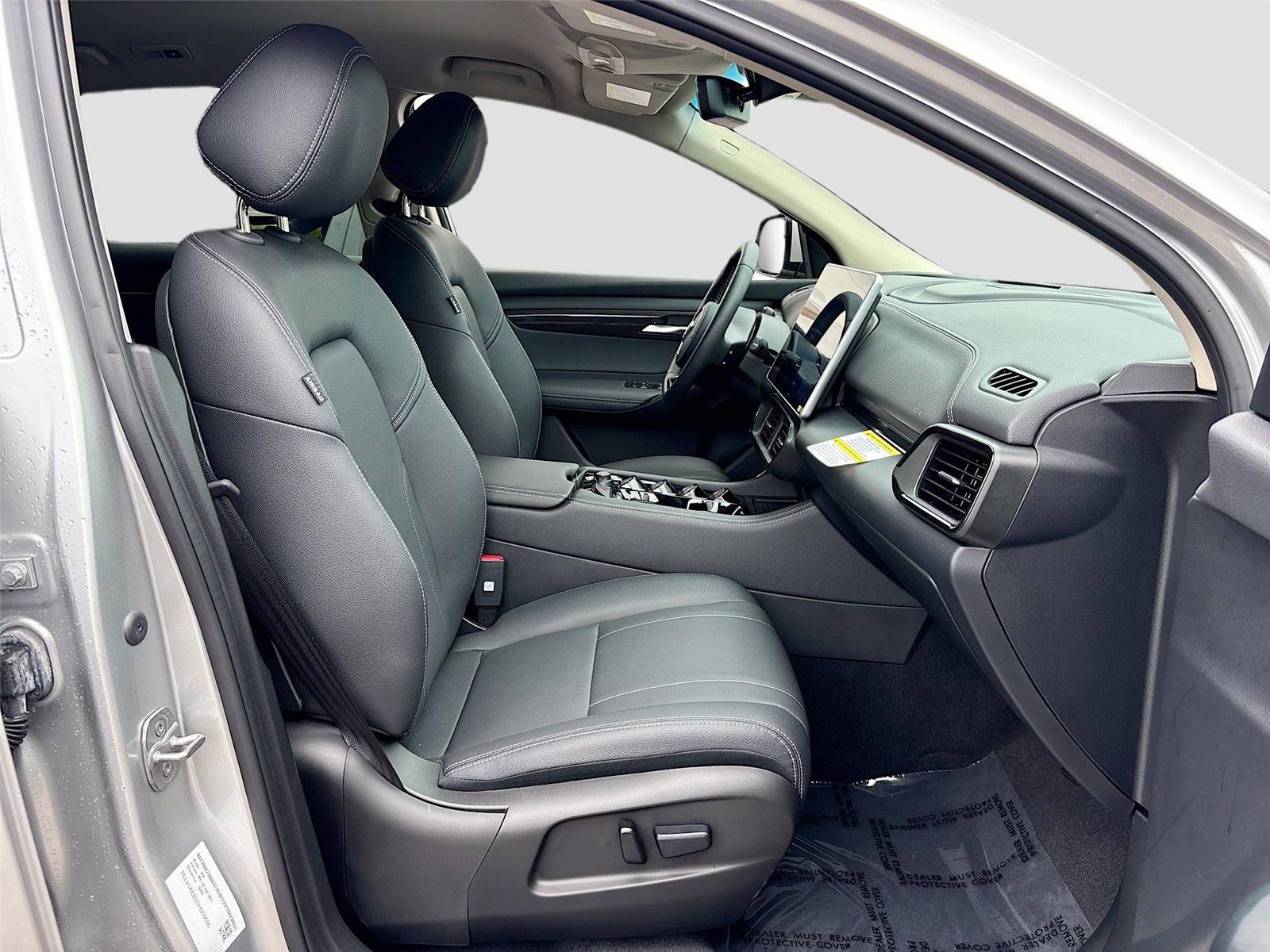2025 VinFast VF 8 Eco