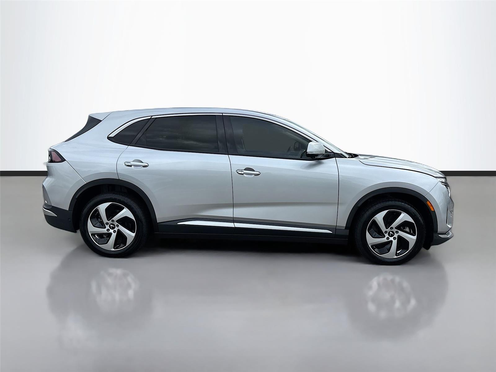 2025 VinFast VF 8 Eco