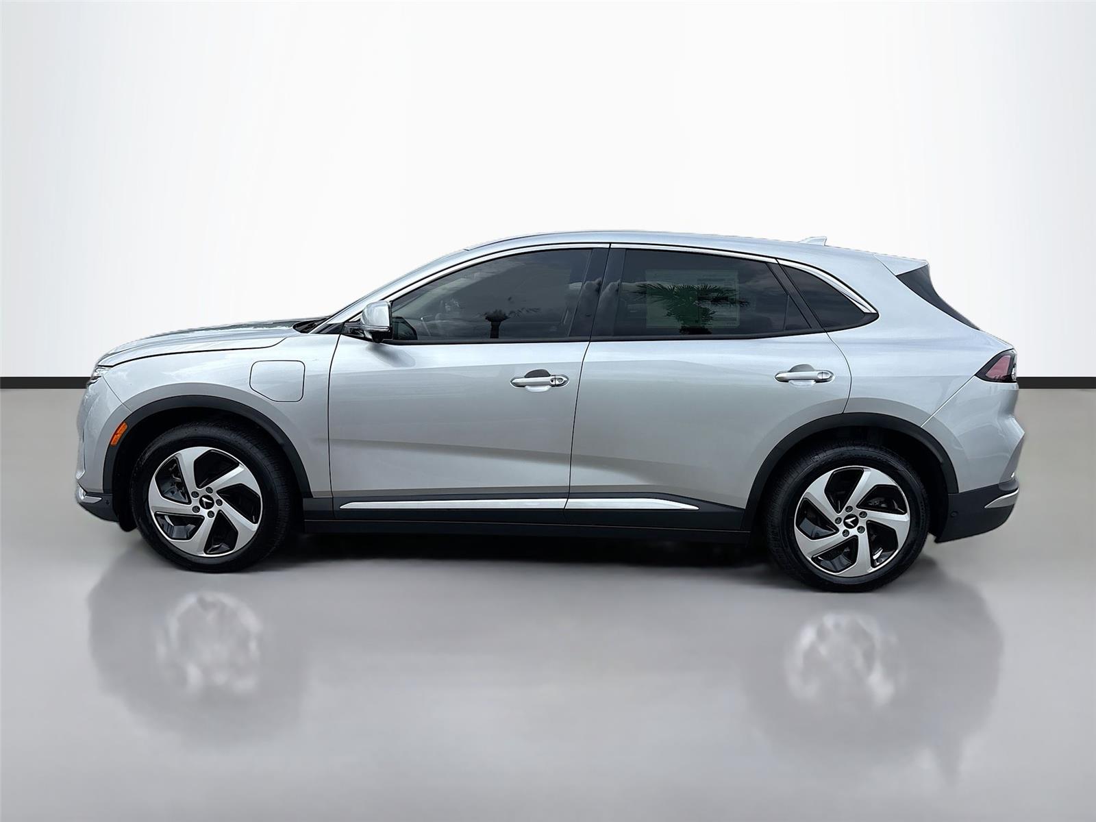 2025 VinFast VF 8 Eco