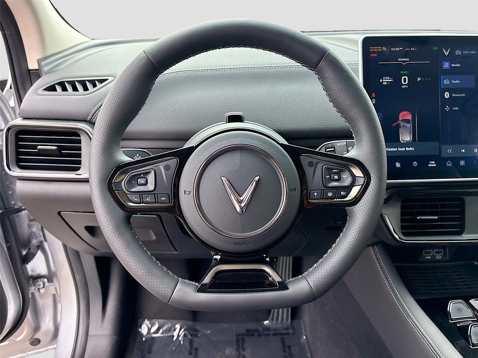 2025 VinFast VF 8 Eco