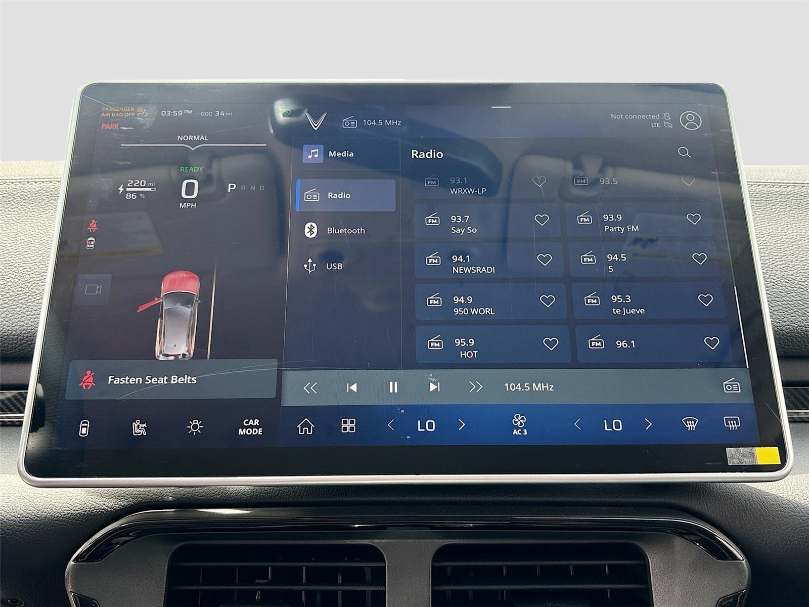 2025 VinFast VF 8 Eco