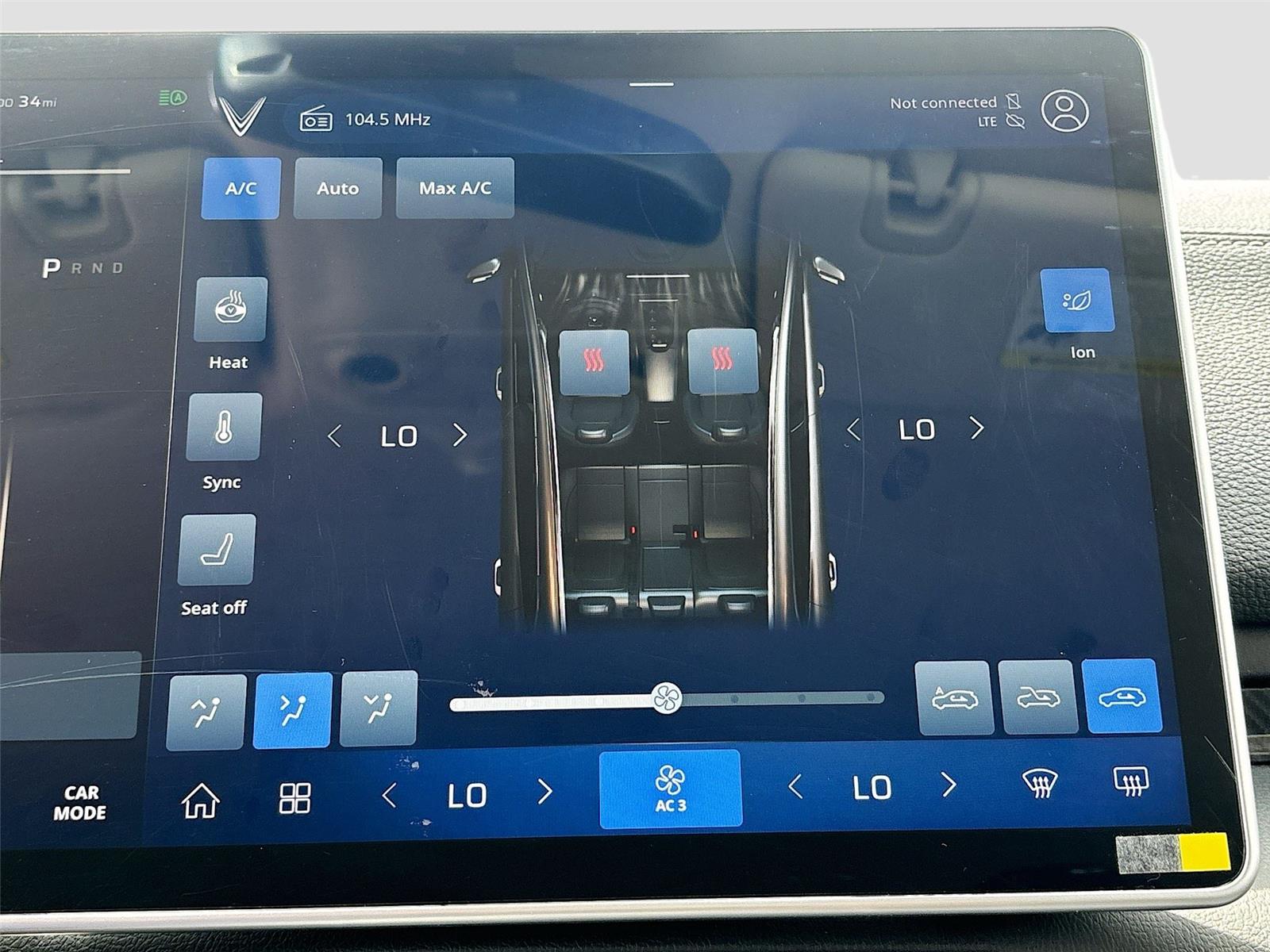 2025 VinFast VF 8 Eco