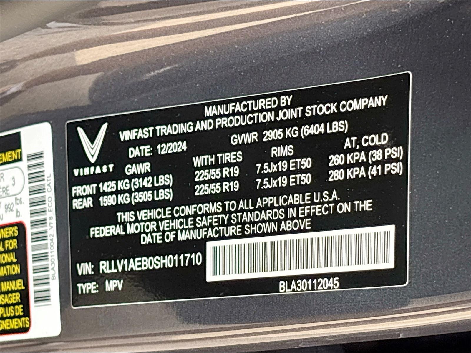 2025 VinFast VF 8 Eco