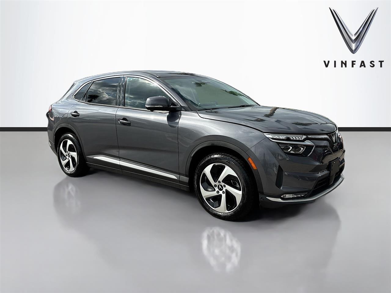 2025 VinFast VF 8 Eco