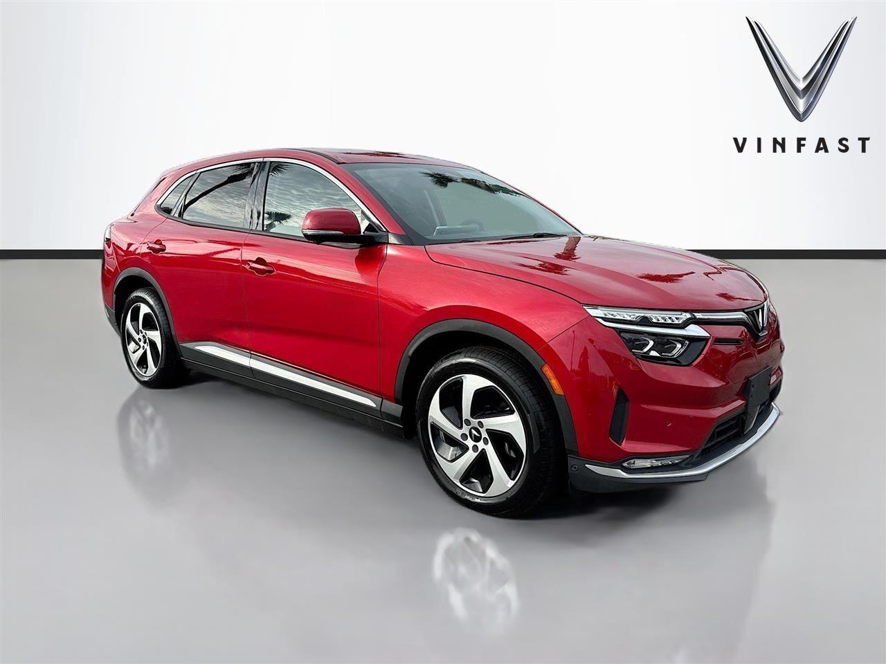 2025 VinFast VF 8 VF 8 Eco Standard Range's photo