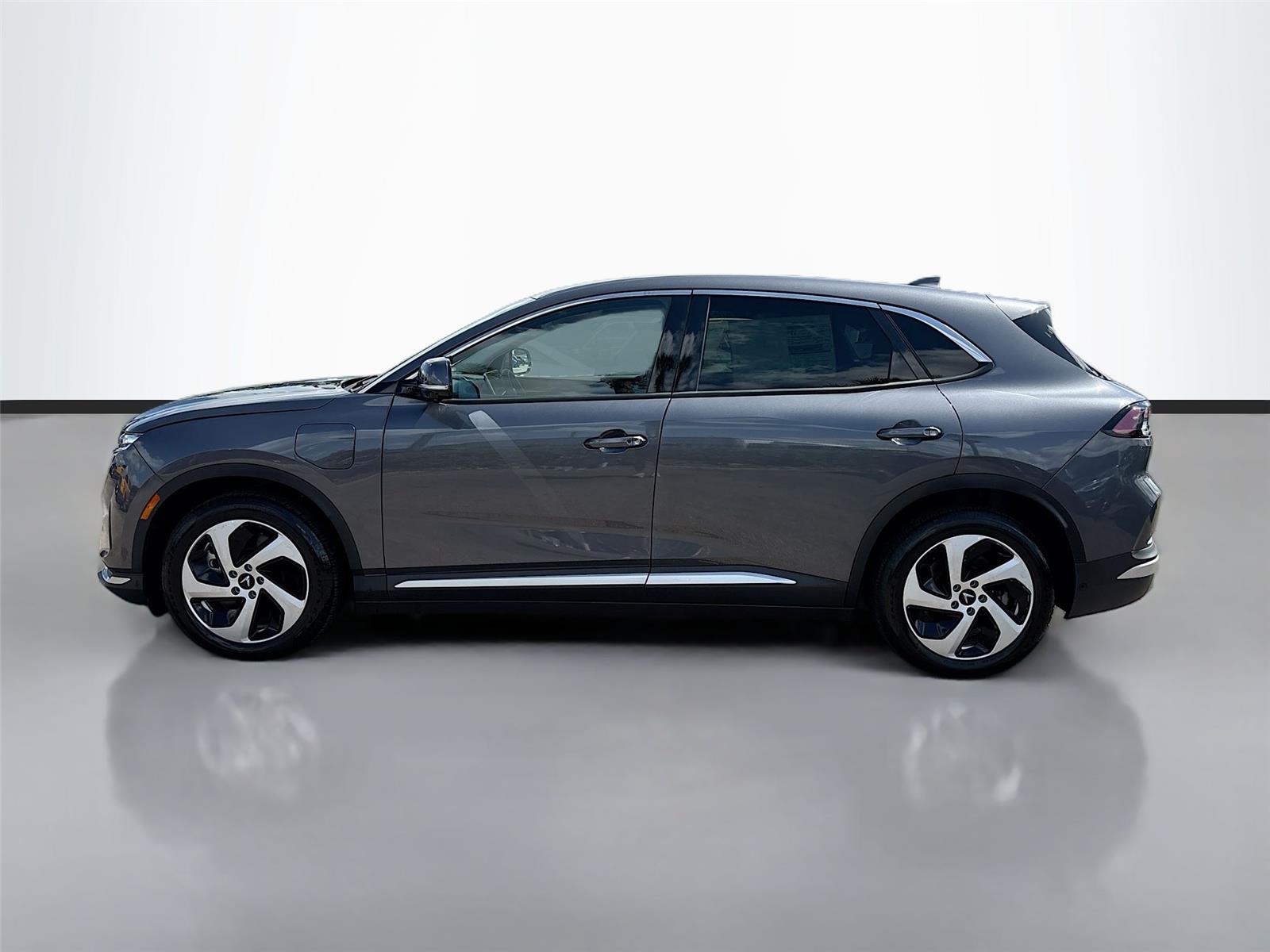 2025 VinFast VF 8 Eco