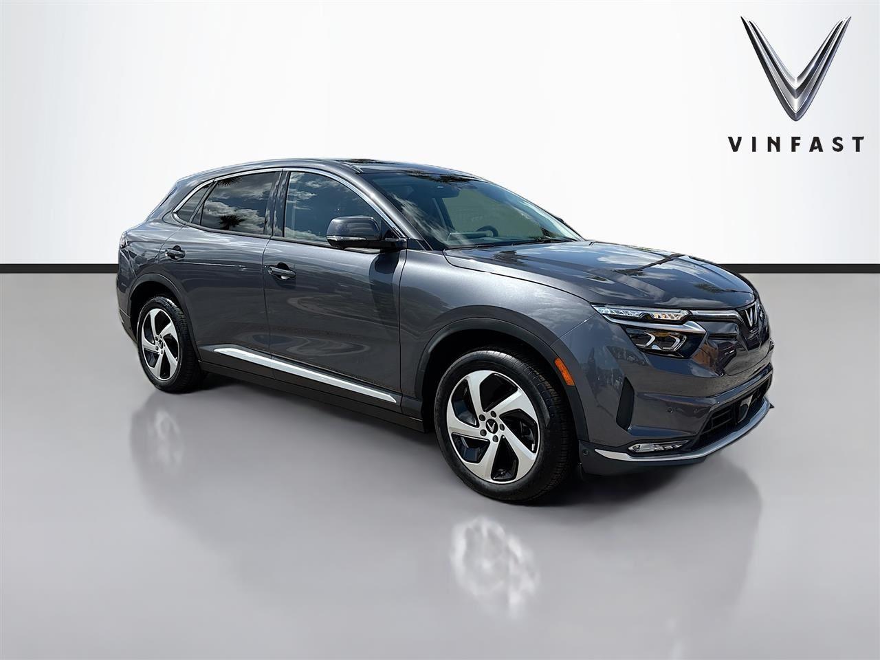 2025 VinFast VF 8 VF 8 Eco Standard Range's photo