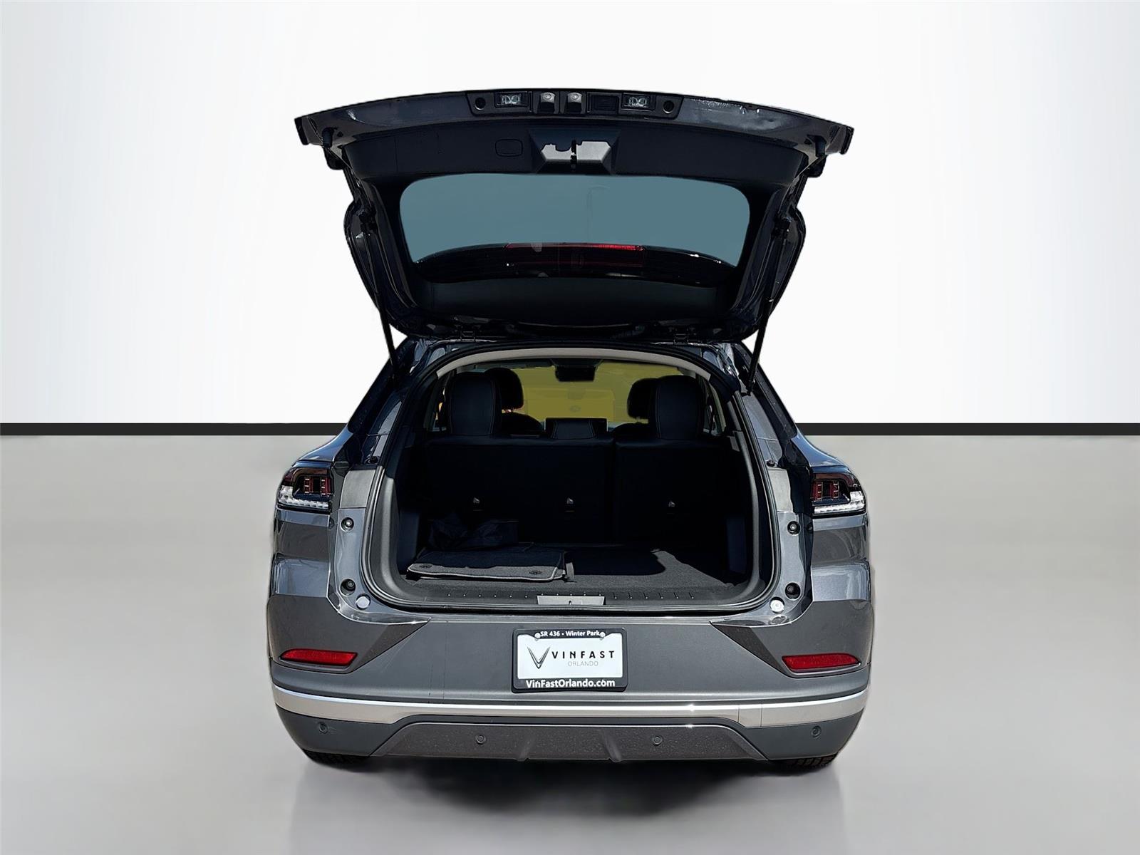 2025 VinFast VF 8 Eco