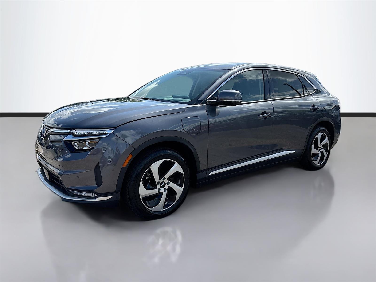 2025 VinFast VF 8 Eco