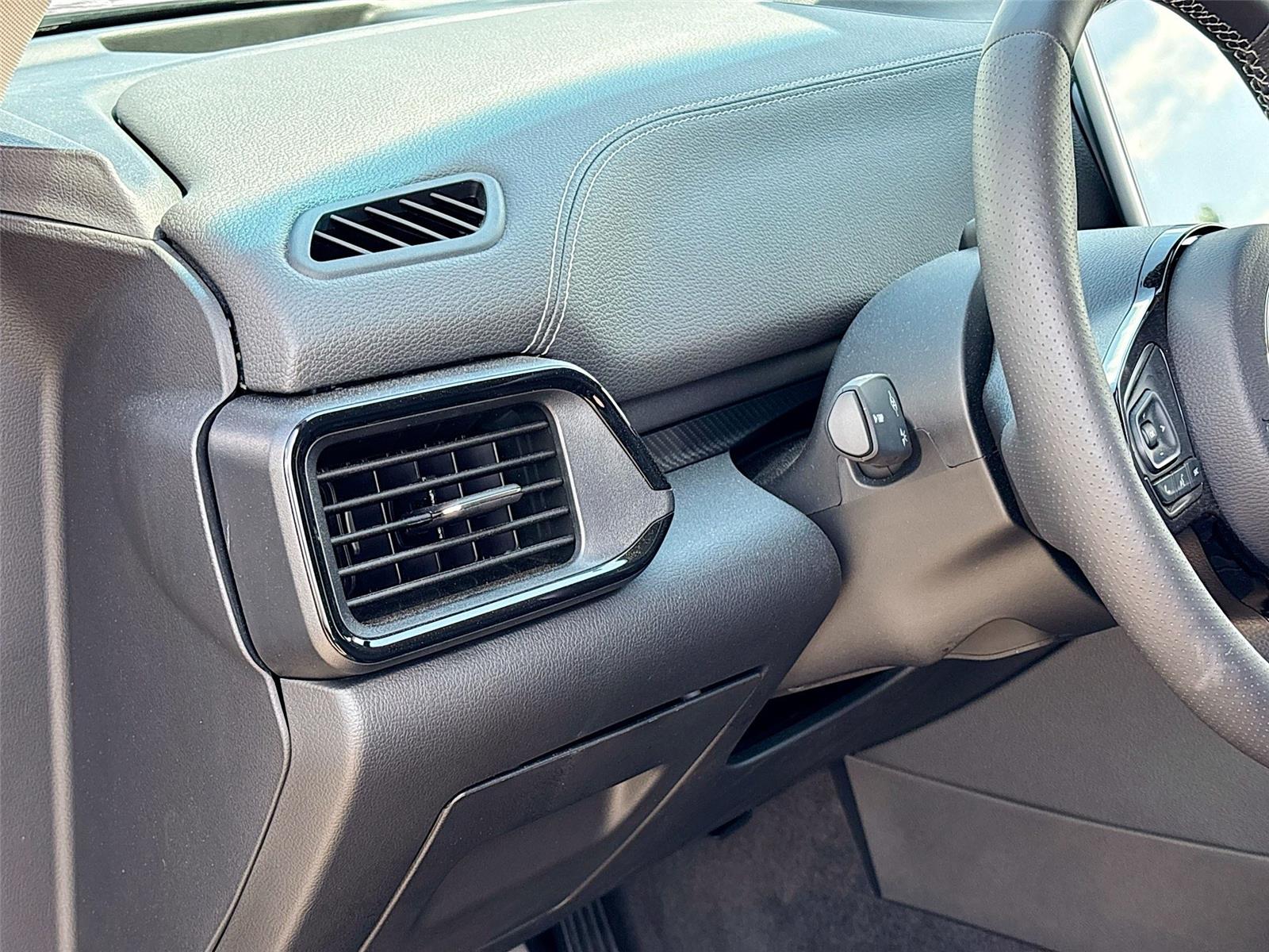 2025 VinFast VF 8 Eco