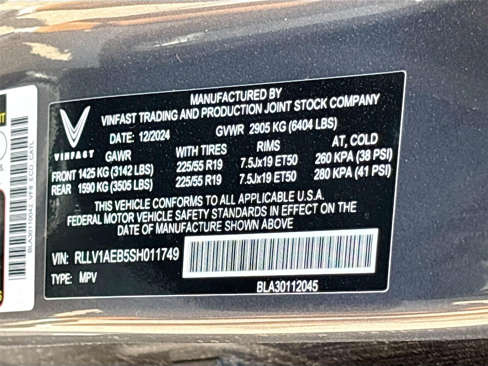 2025 VinFast VF 8 Eco