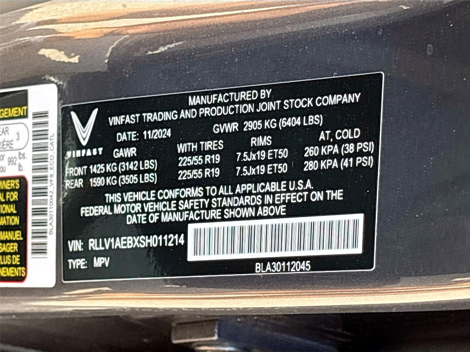 2025 VinFast VF 8 Eco
