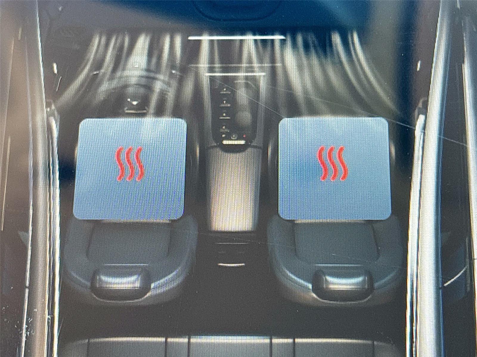 2025 VinFast VF 8 Eco