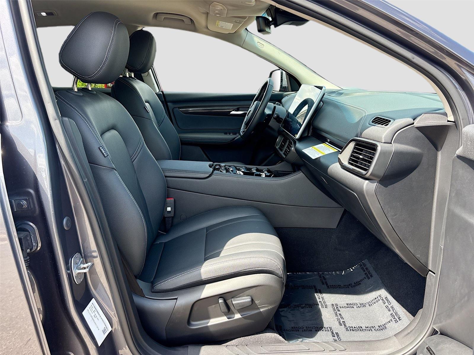 2025 VinFast VF 8 Eco