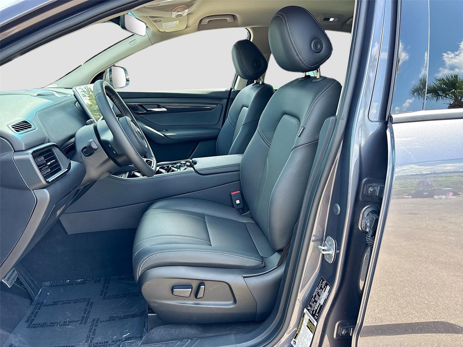 2025 VinFast VF 8 Eco