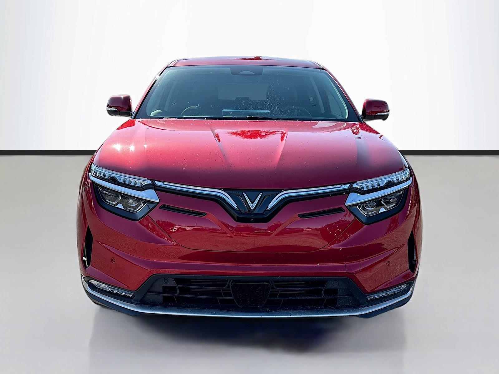2025 VinFast VF 8 Eco