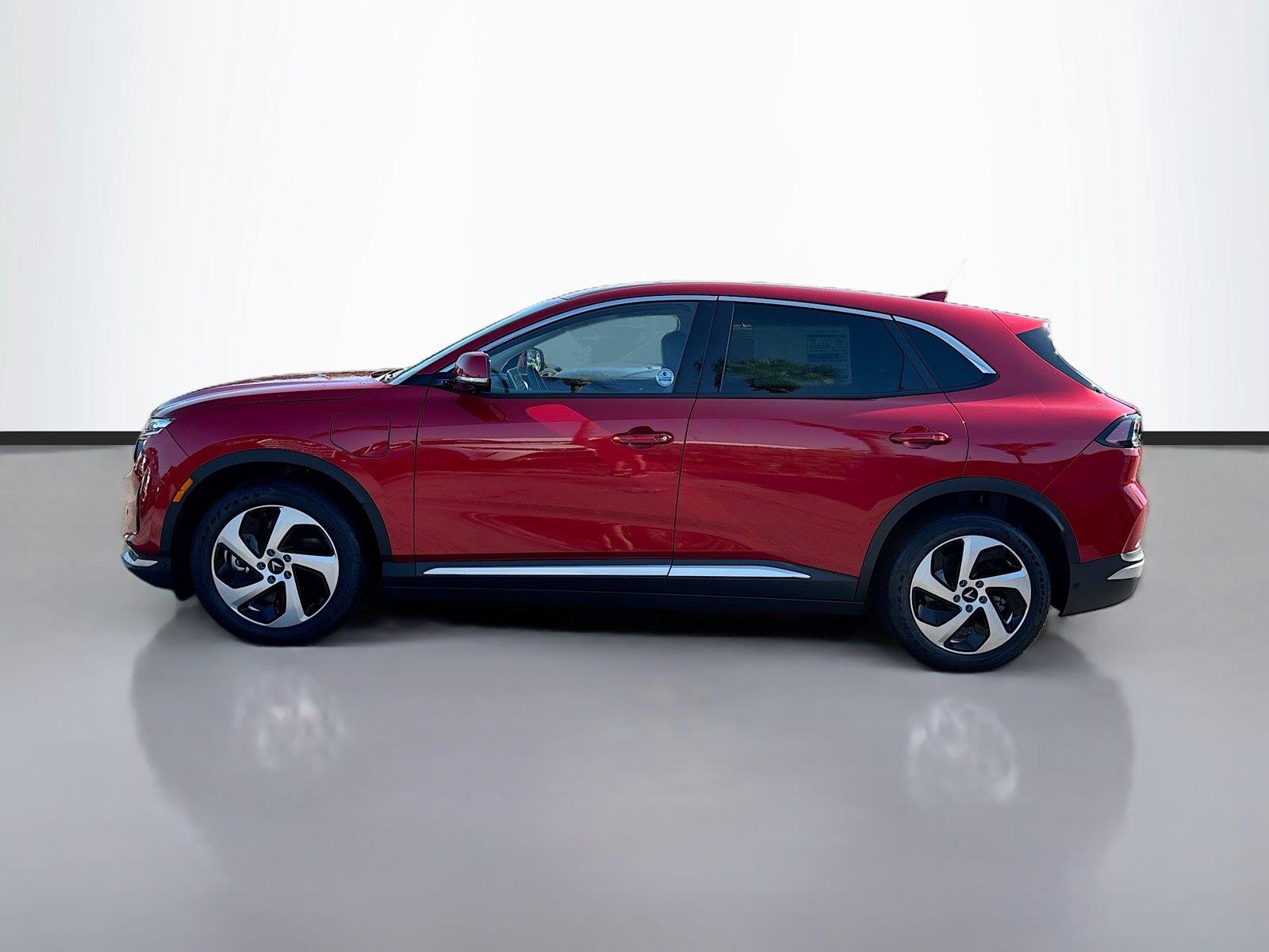 2025 VinFast VF 8 Eco