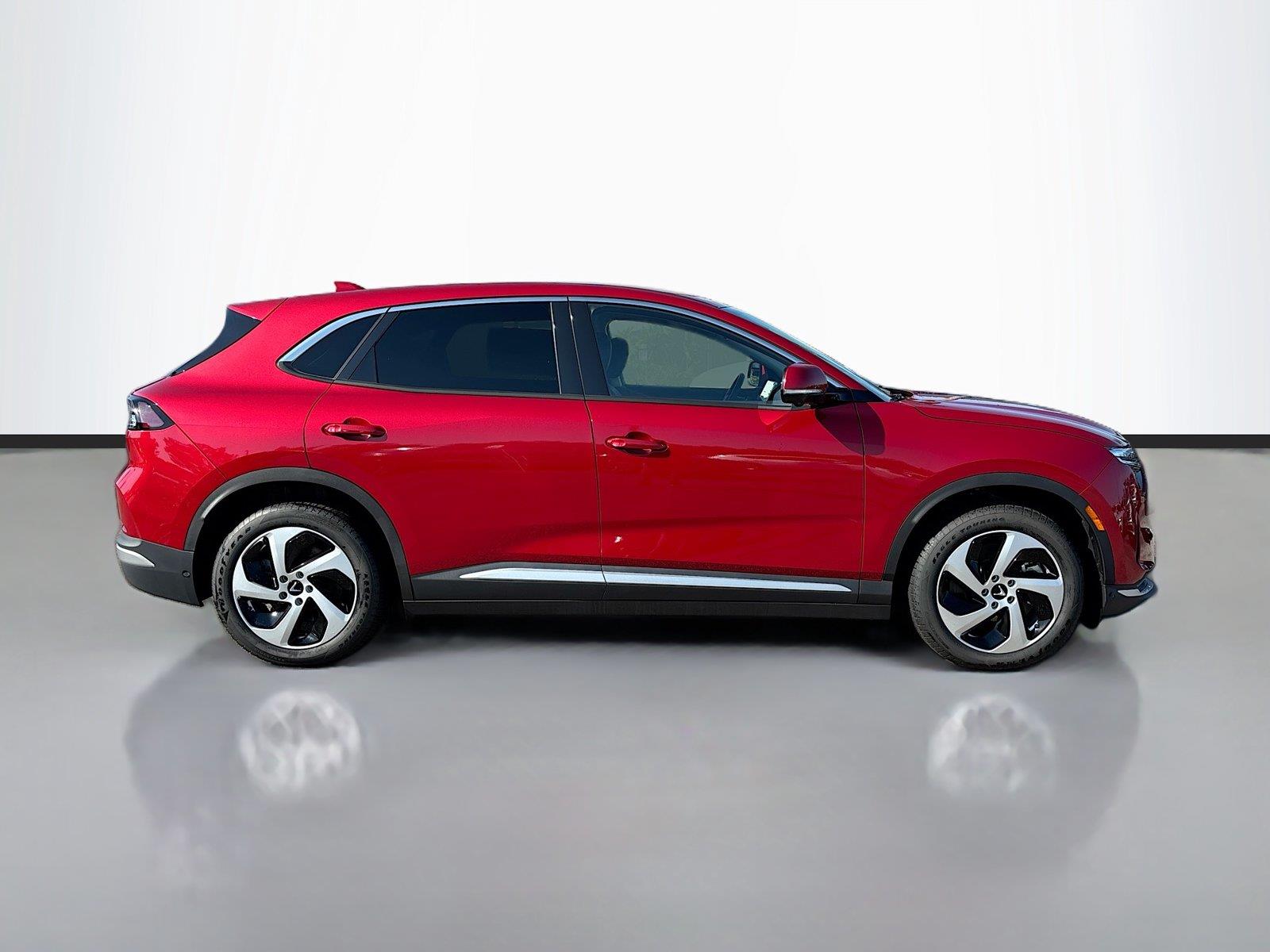 2025 VinFast VF 8 Eco