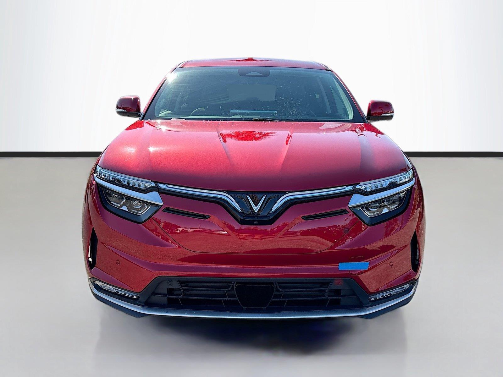 2025 VinFast VF 8 Eco