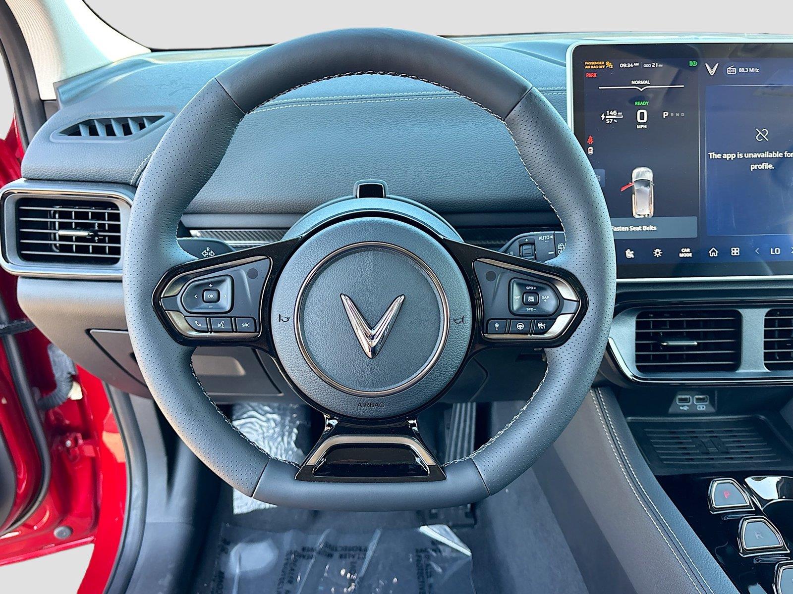 2025 VinFast VF 8 Eco
