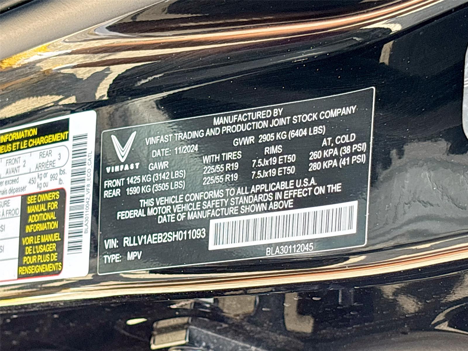 2025 VinFast VF 8 Eco