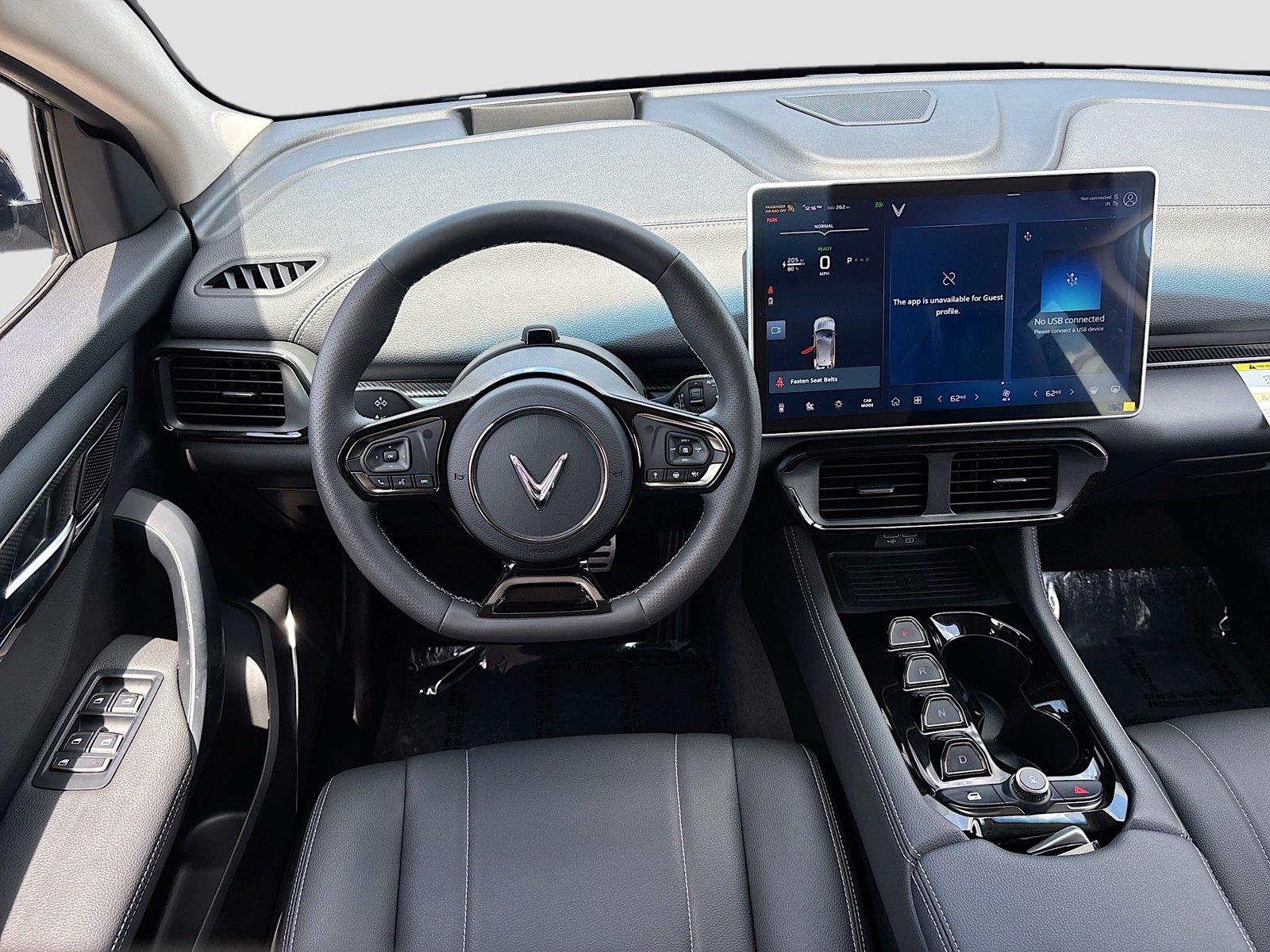 2025 VinFast VF 8 Eco