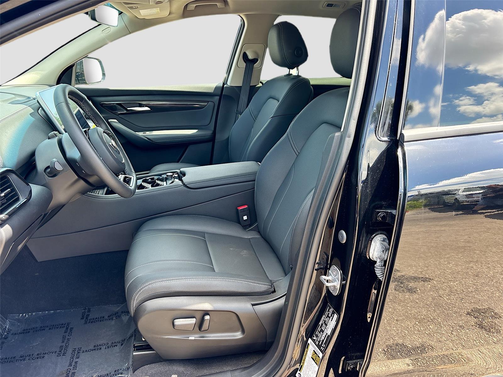 2025 VinFast VF 8 Eco