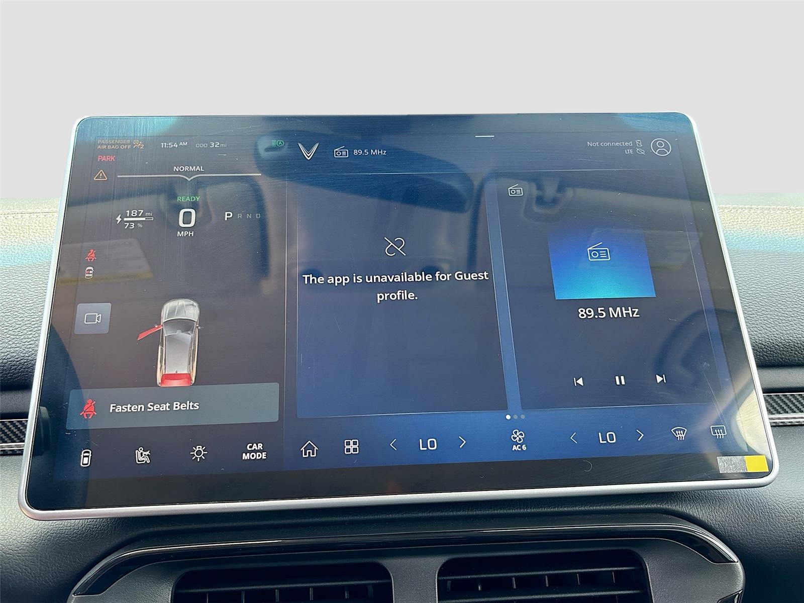 2025 VinFast VF 8 Eco