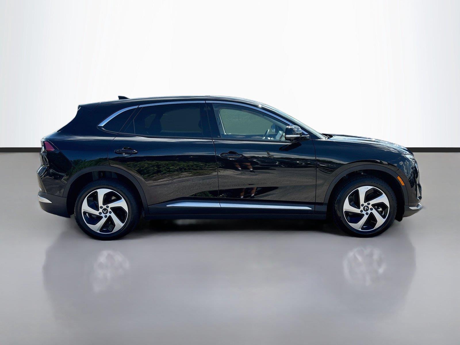 2027 VinFast VF 8 Eco