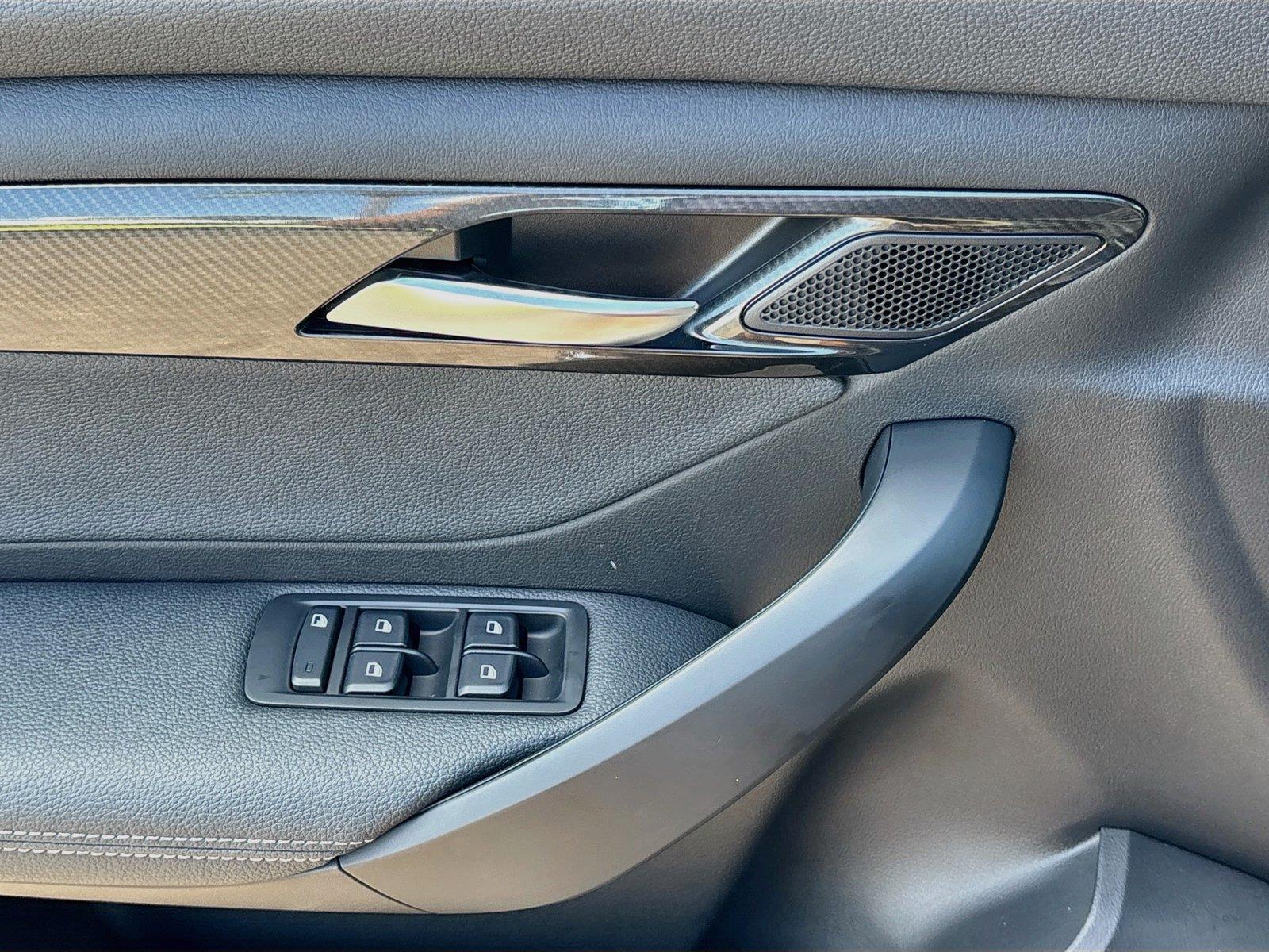 2027 VinFast VF 8 Eco