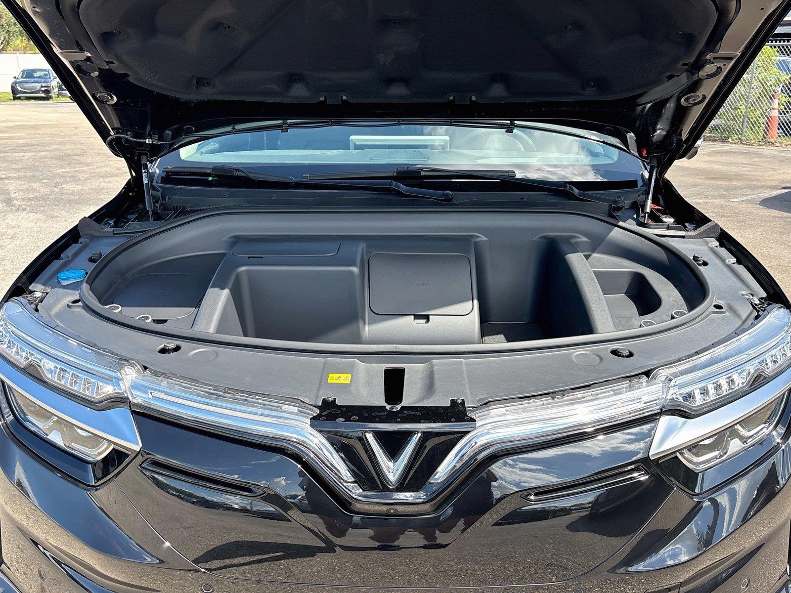 2027 VinFast VF 8 Eco