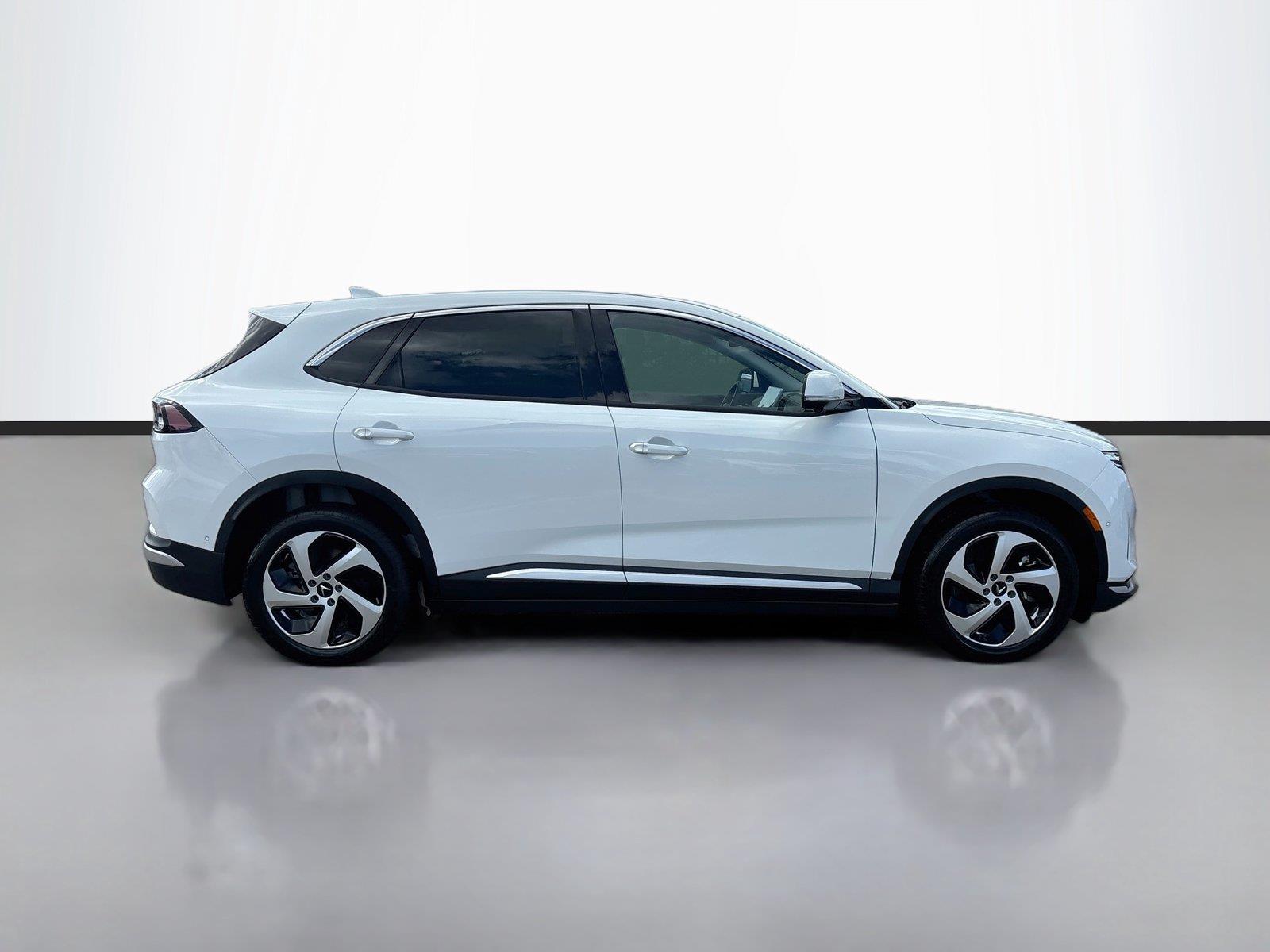2027 VinFast VF 8 Eco