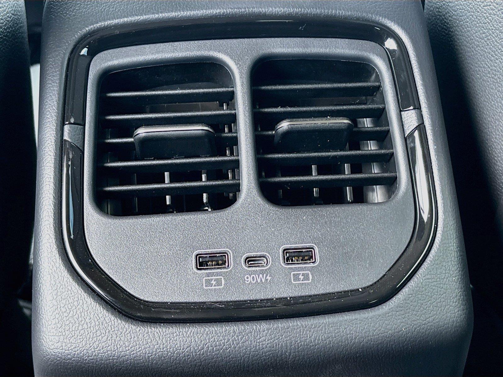 2027 VinFast VF 8 Eco