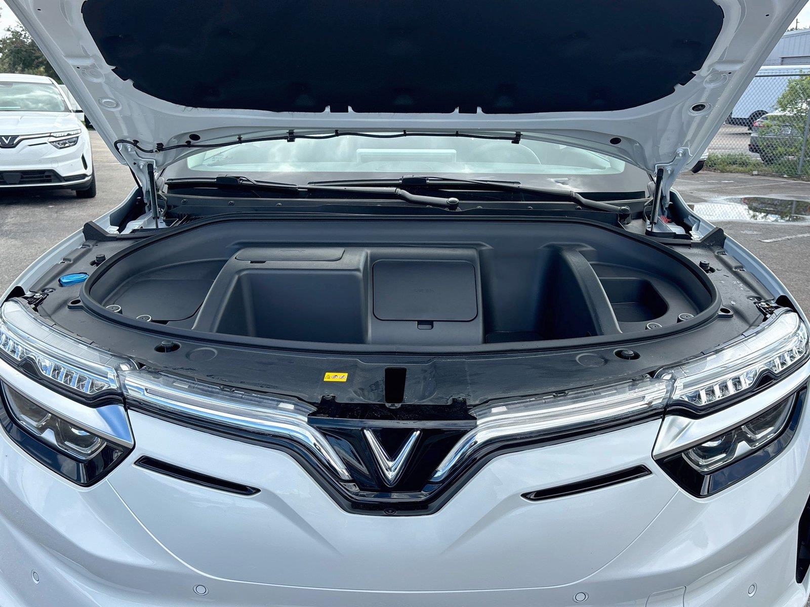 2027 VinFast VF 8 Eco