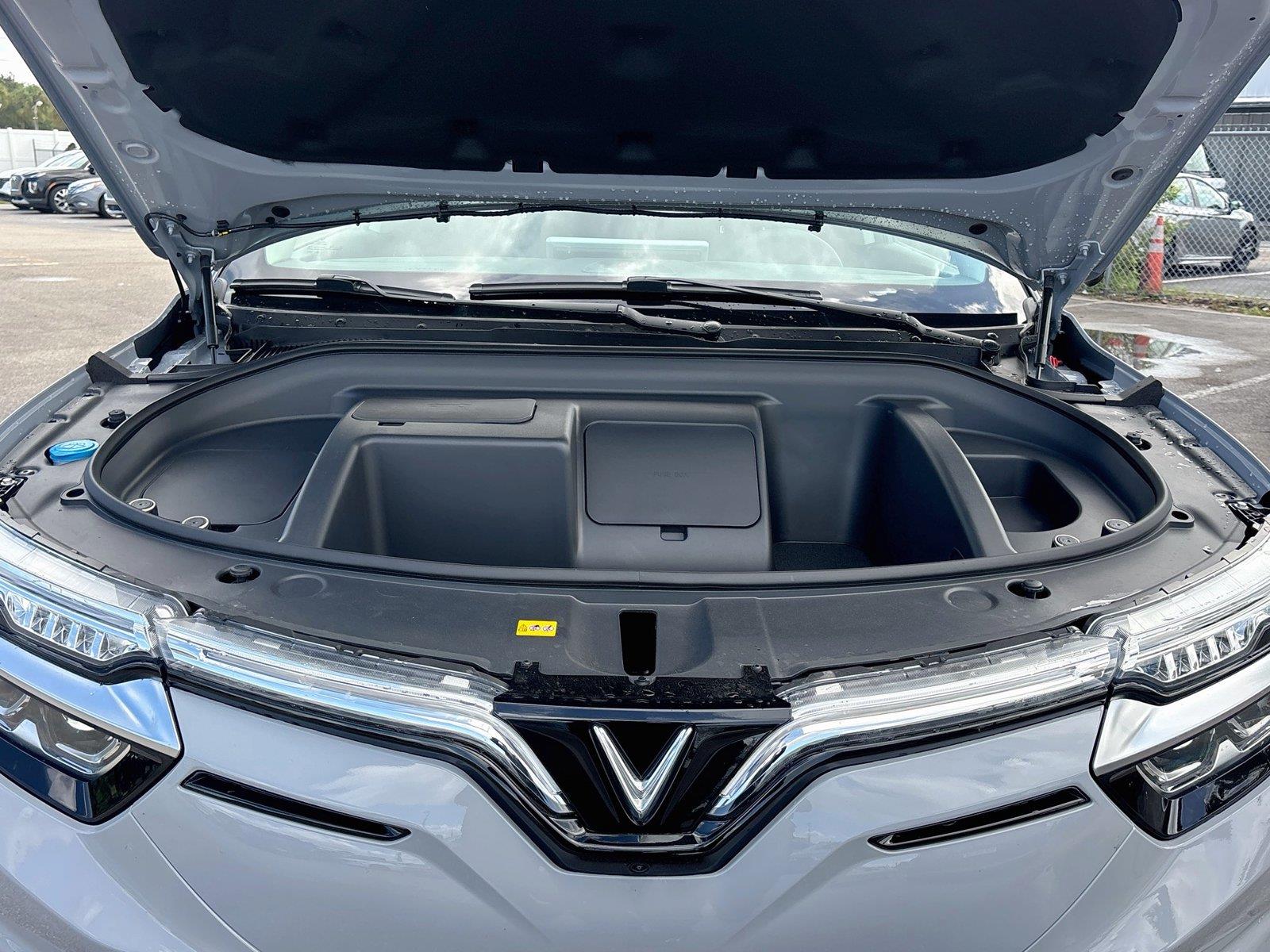 2027 VinFast VF 8 Eco