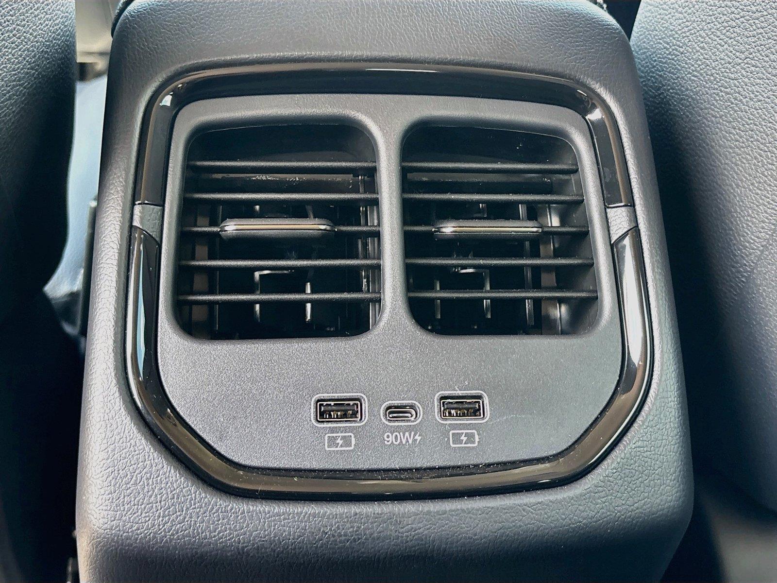 2027 VinFast VF 8 Eco
