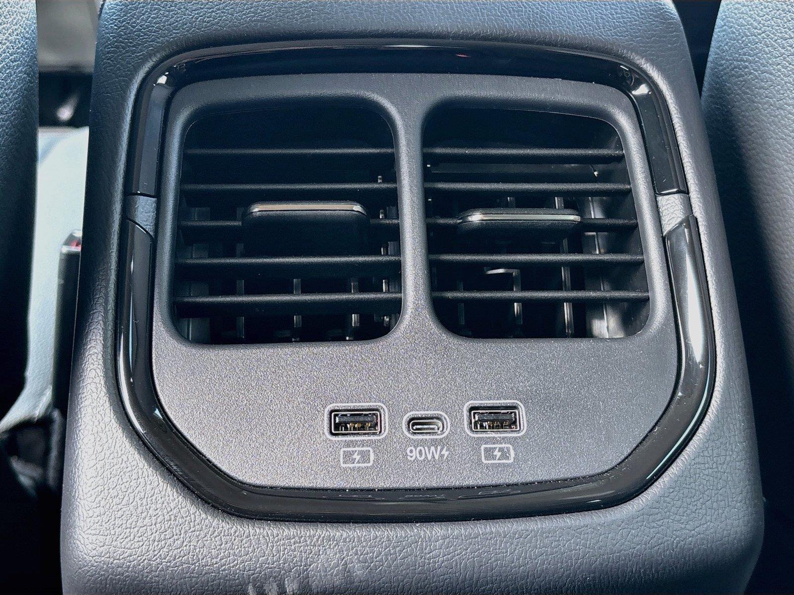 2027 VinFast VF 8 Eco
