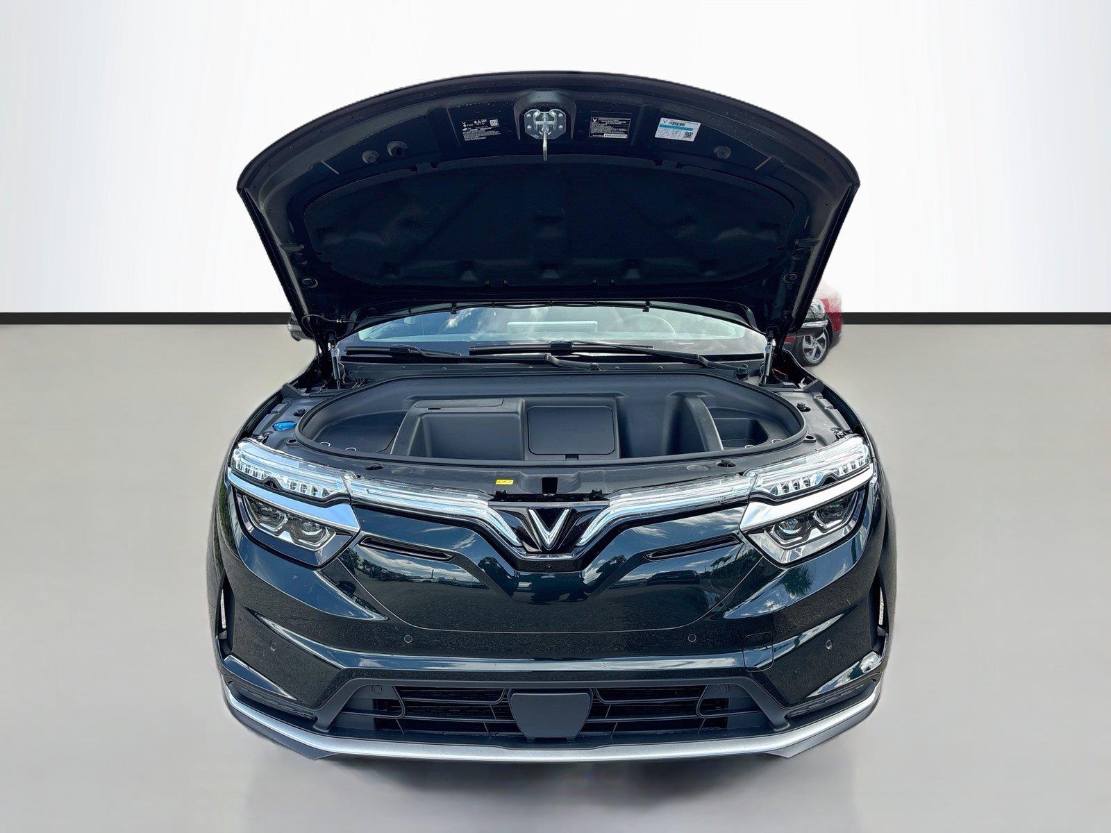 2027 VinFast VF 8 Eco