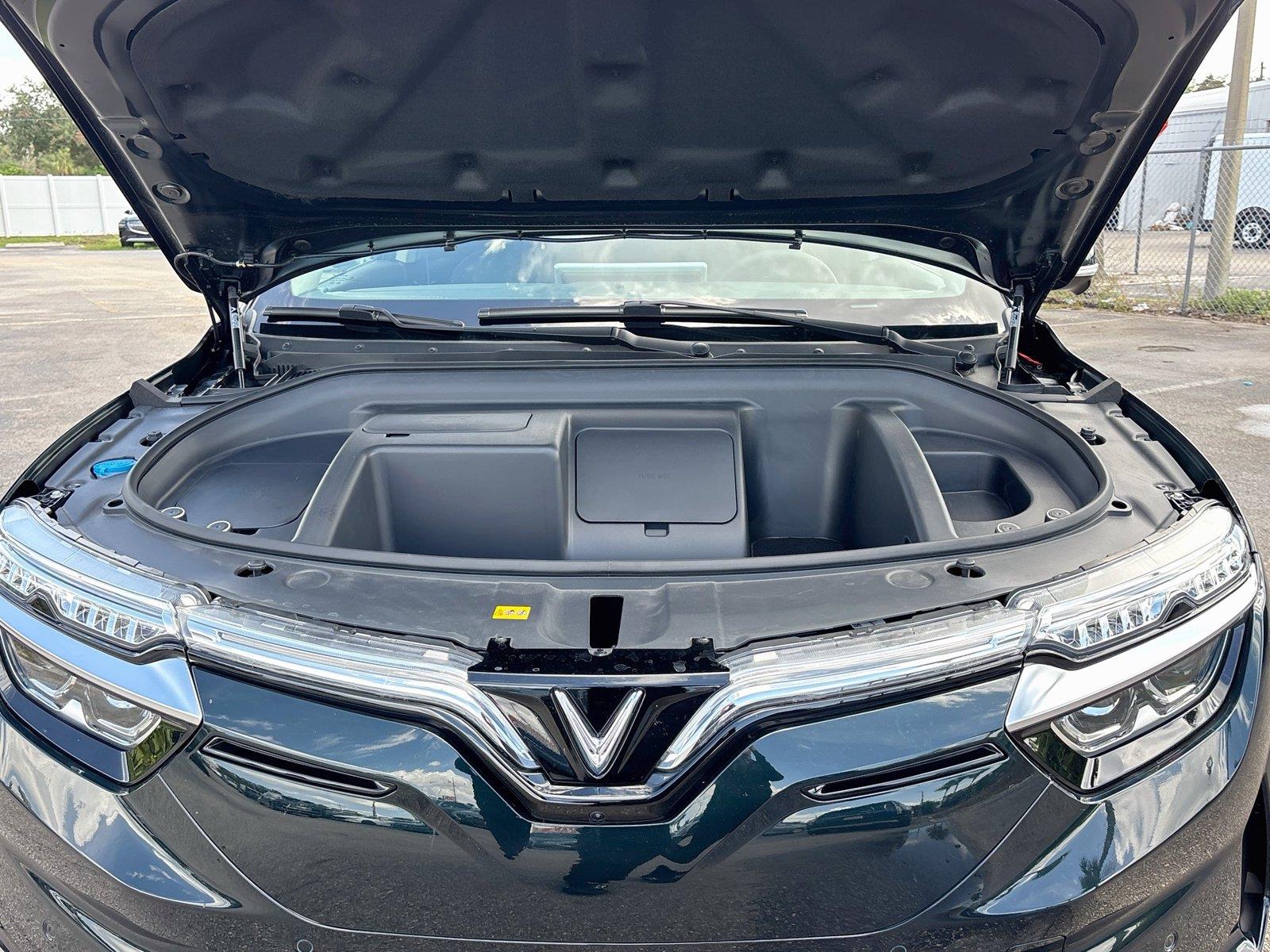 2027 VinFast VF 8 Eco