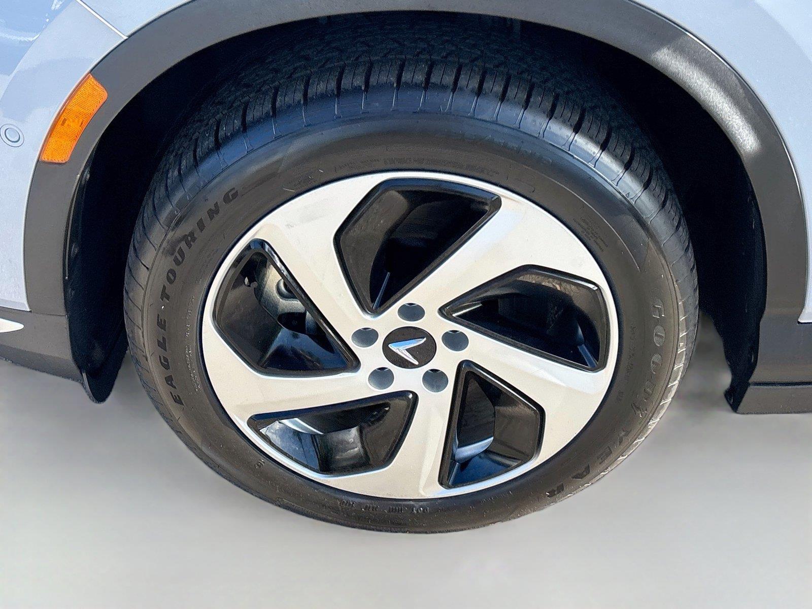 2027 VinFast VF 8 Eco