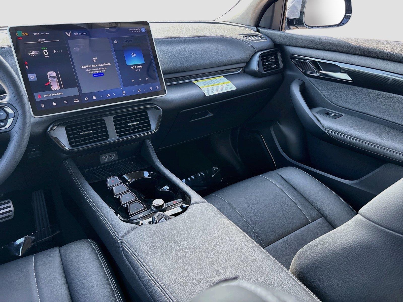 2027 VinFast VF 8 Eco