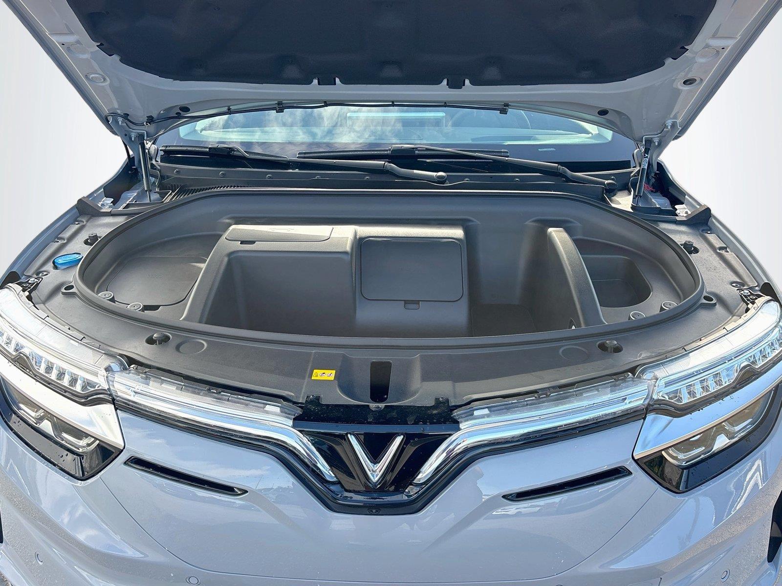 2027 VinFast VF 8 Eco