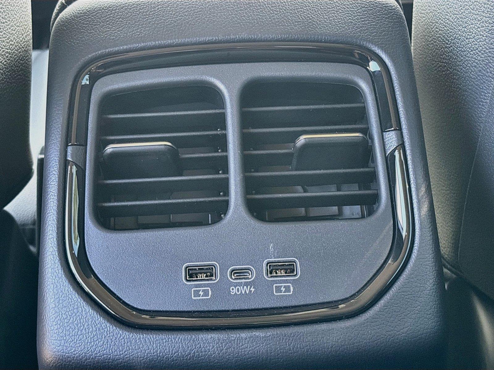 2027 VinFast VF 8 Eco