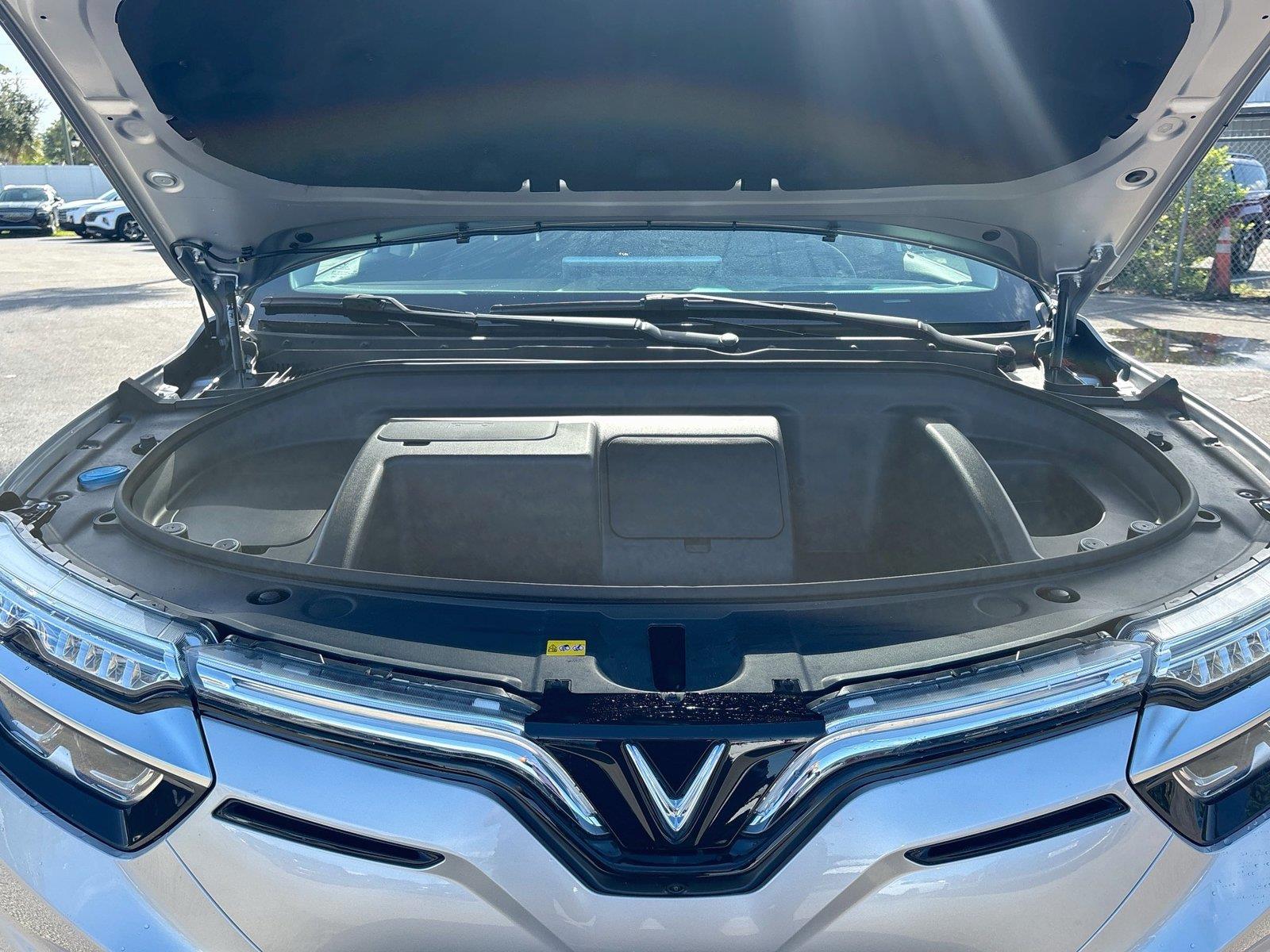 2027 VinFast VF 8 Eco