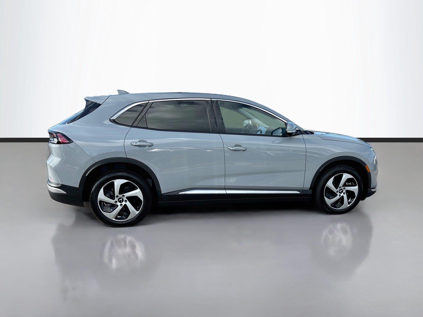 2027 VinFast VF 8 Eco