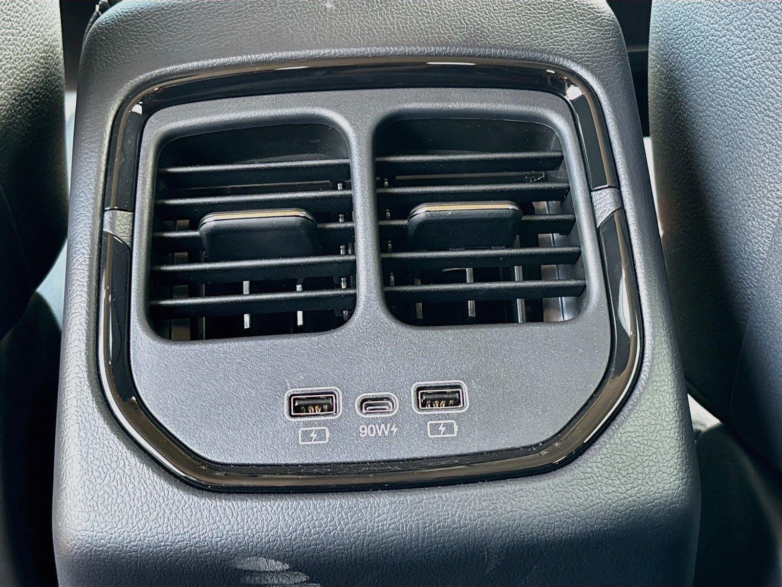 2027 VinFast VF 8 Eco