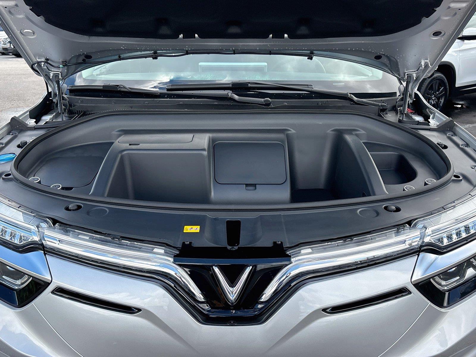 2027 VinFast VF 8 Eco
